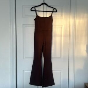 ARITZIA BROWN ATHLETIC BODYSUIT